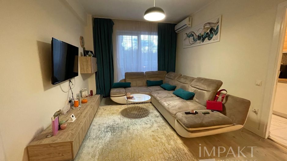 Apartament superb de vanzare cu 2 camere, zona semicentrala! Parcare! - Poză 2