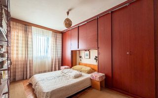 4 camere decomandate etaj intermediar, zona ''La Terenuri" - Poză 1