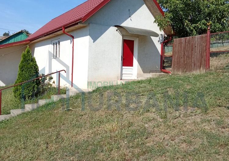 Casă de vânzare în Popesti, Iași – 3 camere, 70 mp, teren 3300 mp - Poză 3