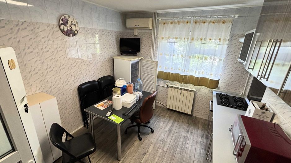 Apartament 4 camere. Zona Brancoveanu. - Poză 2
