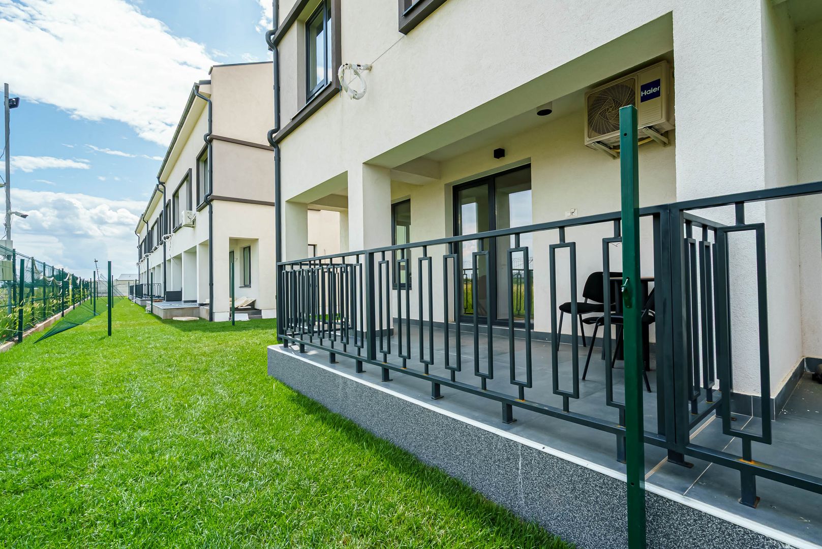 Case  P+1+M 140 mp Curte Parcare Tiparnitei Sect 5 Dedeman Giurgiului - Poză 4
