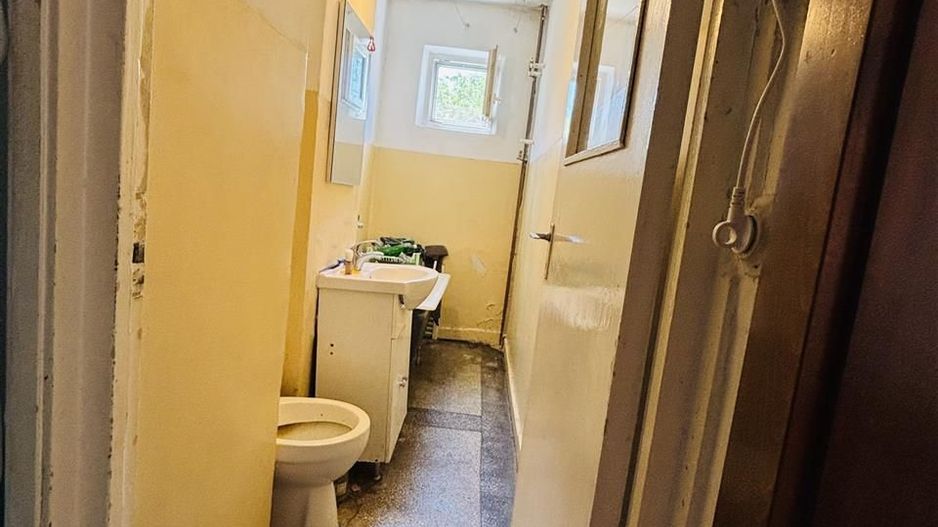 APARTAMENT CU 2 CAMERE SEMIDECOMANDAT ZONA NUFARUL - Poză 5