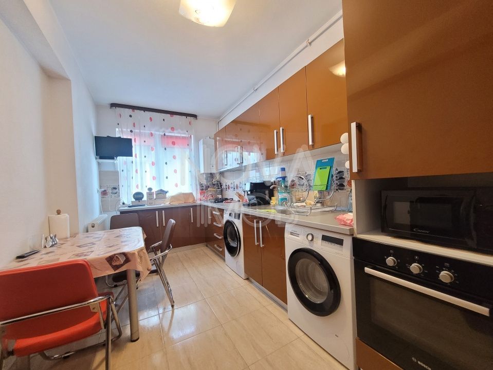 Apartament 3 camere complet mobilat si utilat, 2 locuri de parcare – Etaj 1 - Poză 7