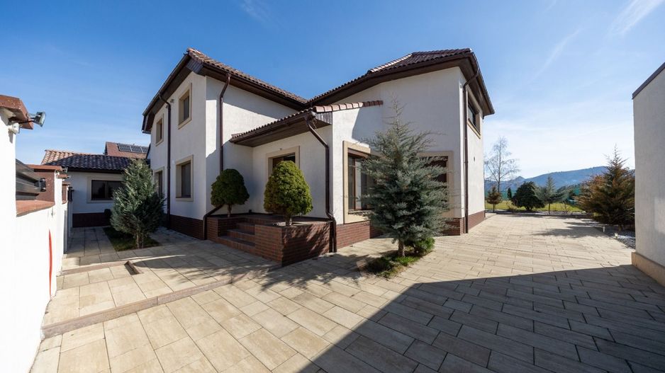 Casa 6 dormitoare+4 bai -1500 mp teren-Sacele - Poză 33