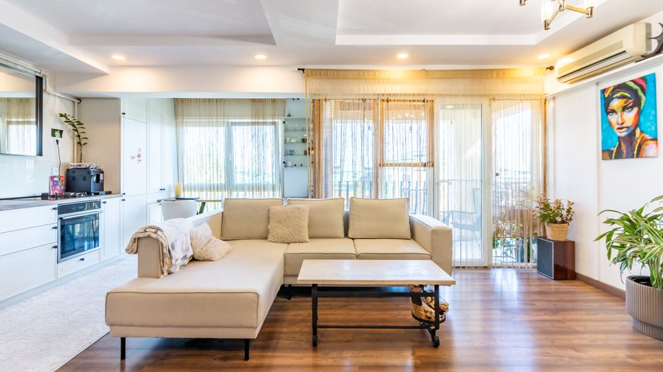 Apartament în Cosmopolis Renovat Modern - Poză 1