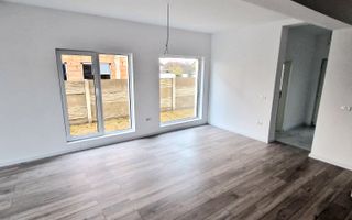 Duplex de vanzare cu 4 camere,2 bai,250 mp teren-Mosnita Veche zona Centrala. - Poză 2