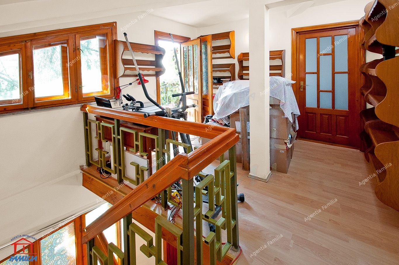 Vila cocheta, situata in centrul istoric al orasului - Poză 18