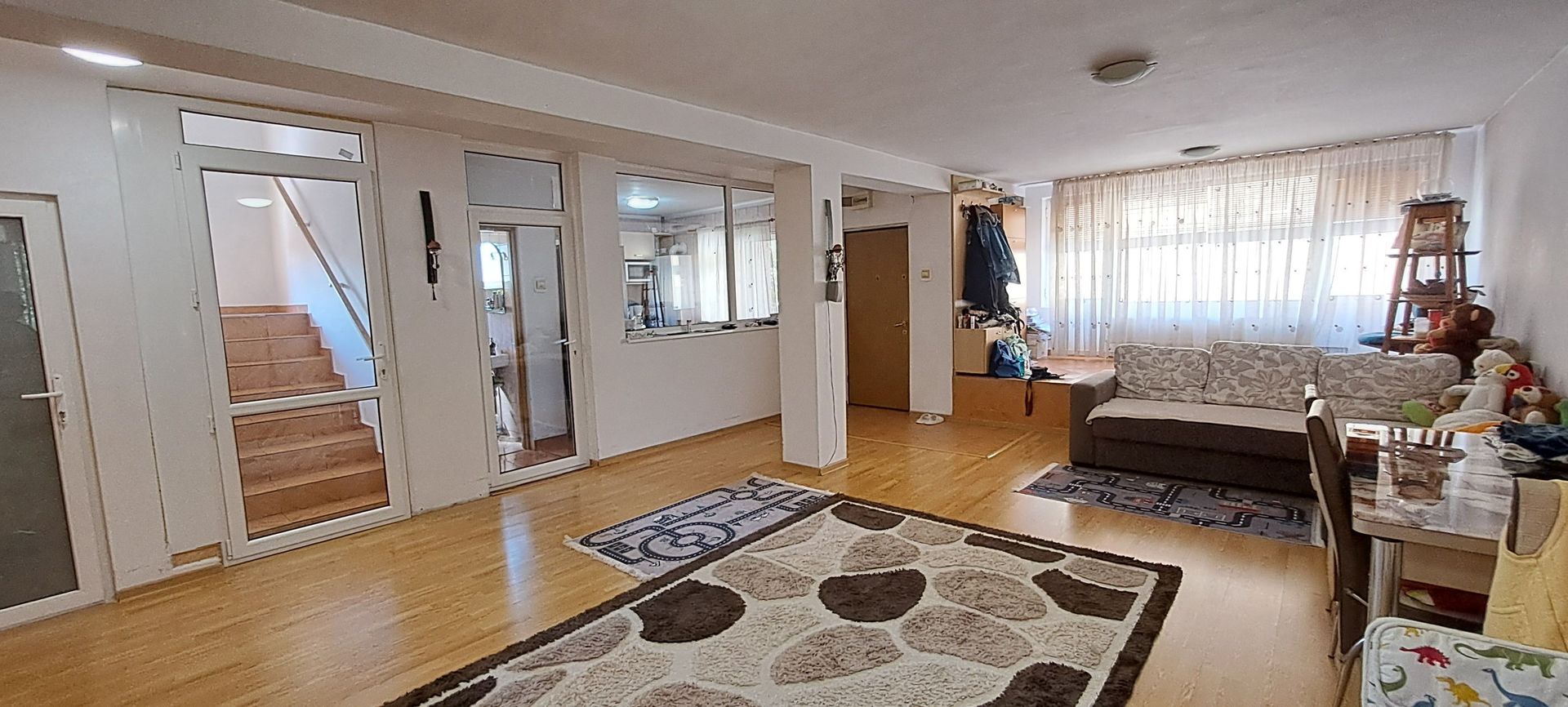 Brancoveanu - Stadion Rocar, casa inidviduala, S+P+1Et+M, 5 camere - Poză 1