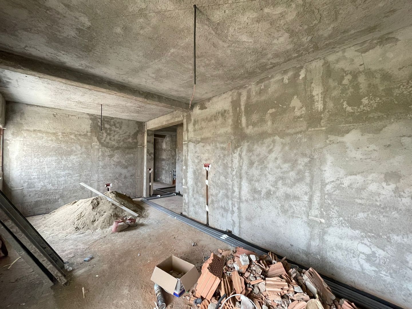 Apartament cu 3 camere - balcon 22mp  - Urseni - Poză 2