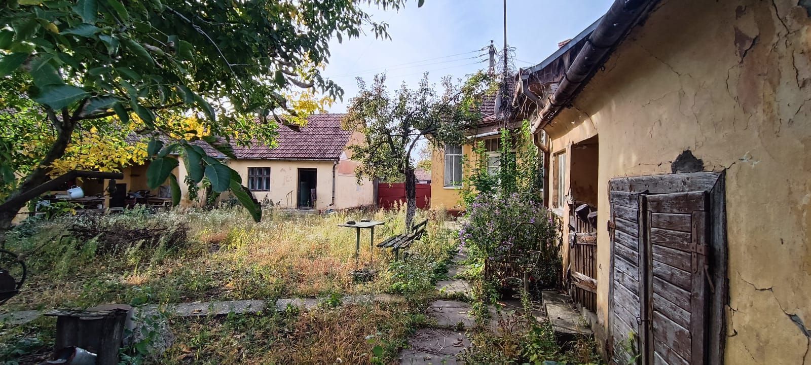 🏡  Teren generos cu Casă de Poveste în Șiria, Arad- Locație Rară - Poză 13