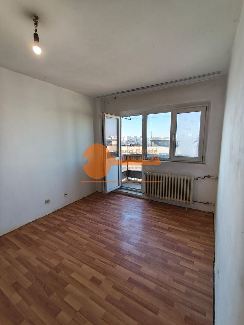 Garsoniera Gorjului-Bloc mixt(200 m metrou-1981) - Poză 1