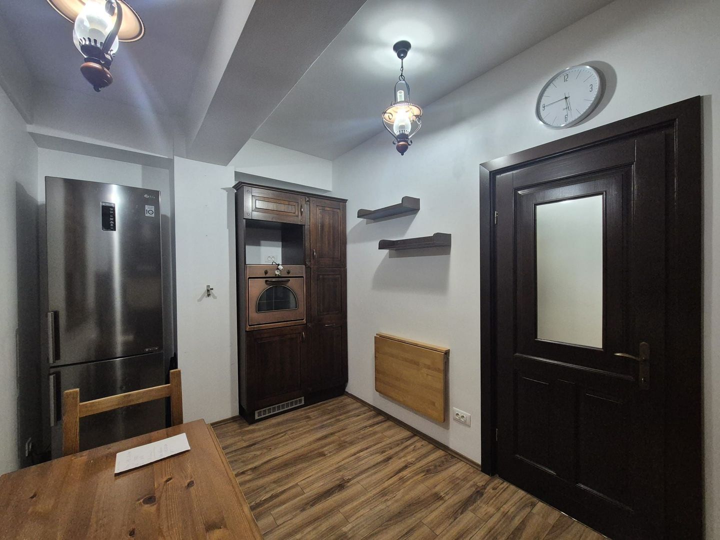 Bloc nou, sectiune mare, apartament 3 camere cu semineu, terasă mare si garaj - Poză 18