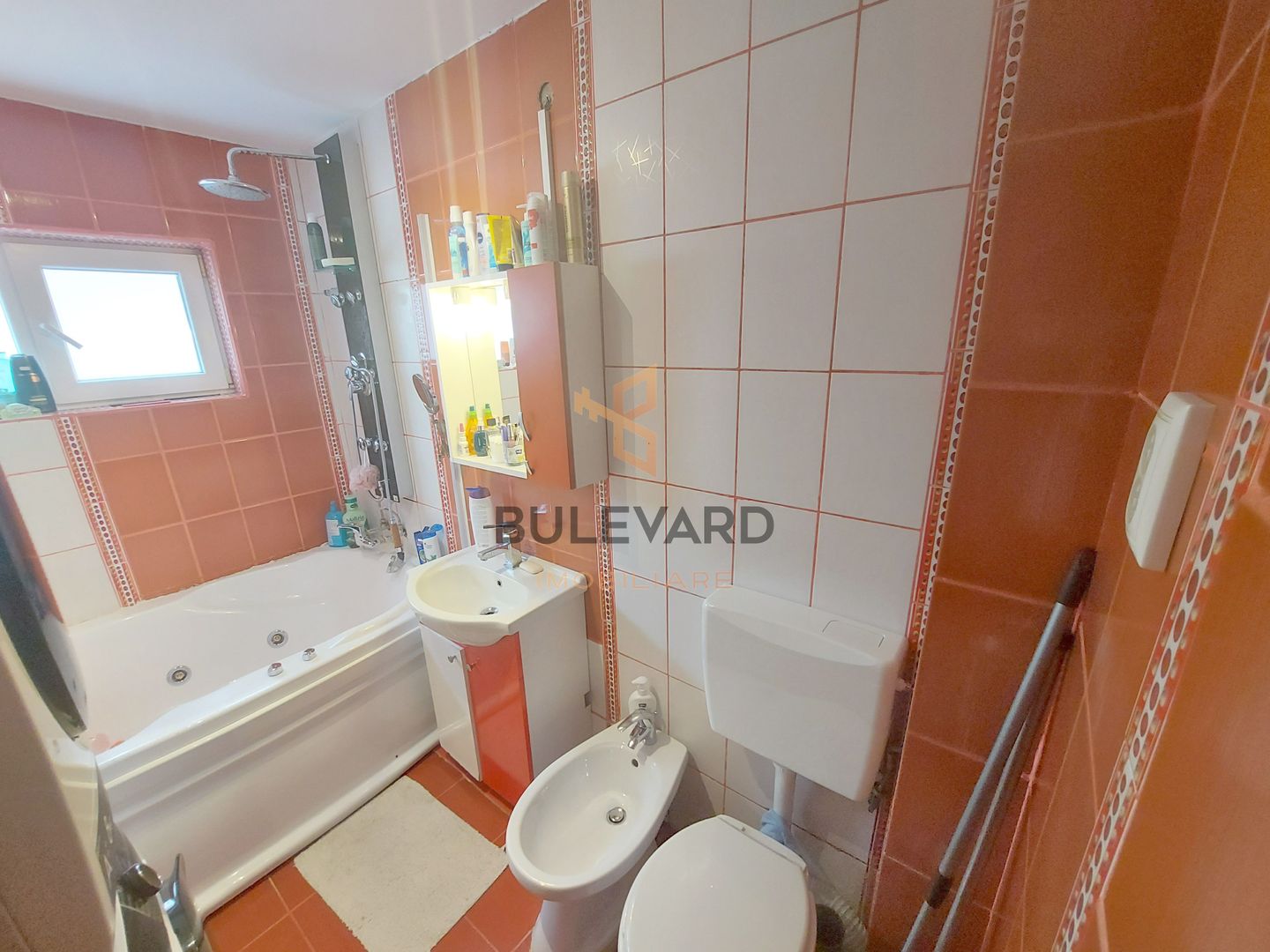 Apartament cu 3 camere/65 mp, zona strazii Eroilor! - Poză 4