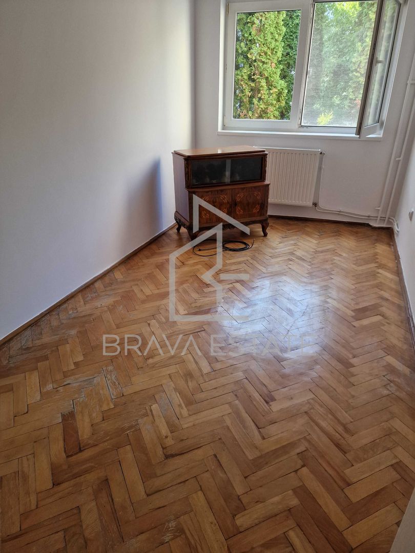 Apartament  4 camere, balcon, zona manastur - Poză 3