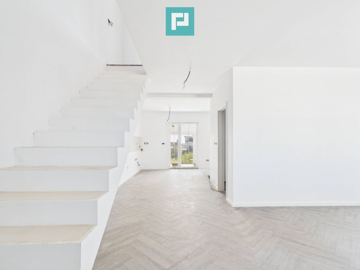 Duplex modern -4 camere Urseni-Moșnița Nouă - Poză 2