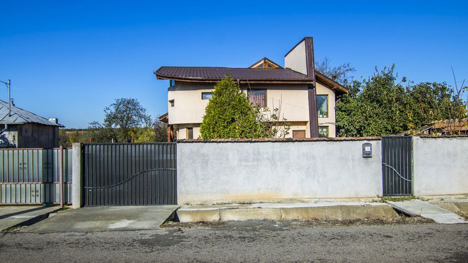 Casa /Vila individuala, 5 camere, teren 1000 mp, zona verde, linistita - Poză 1