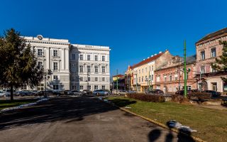 Clădire ultracentrală în Arad – activ imobiliar cu potențial ridicat - Poză 1