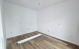 Duplex cu 5 camere despartit prin camera tehnica in Dumbravita - Poză 13