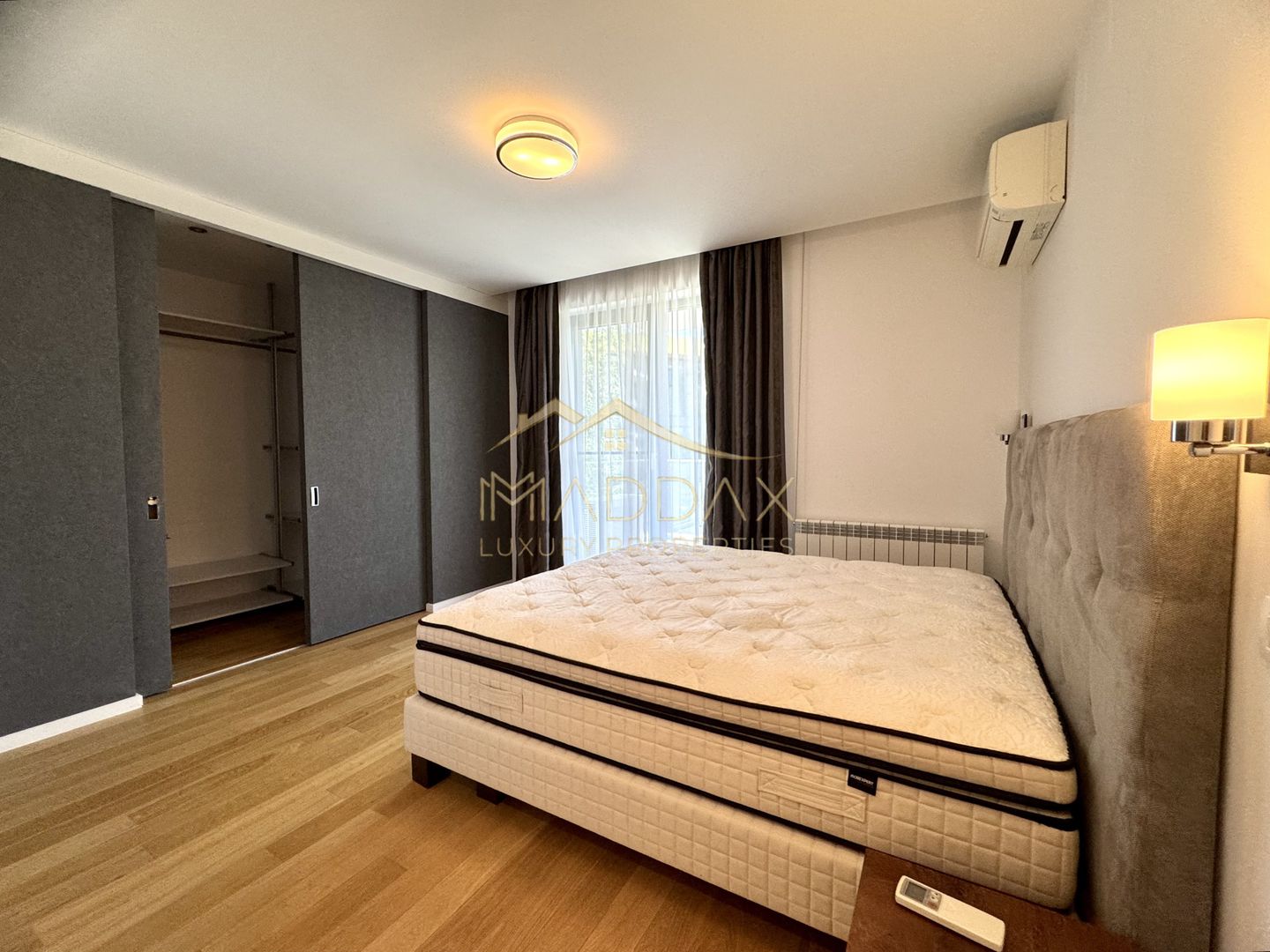 Apartament cu 4 camere *200mp* + 1 Parcare // Herastrau - Lake View - Poză 24