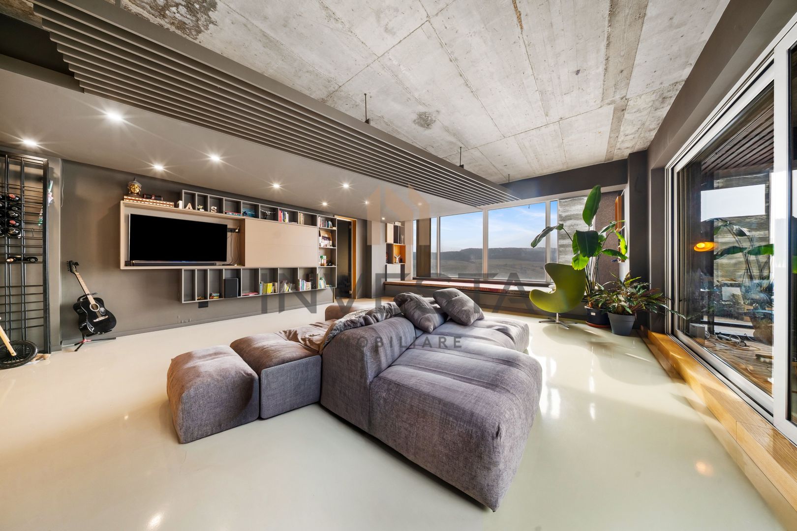 Penthouse exclusivist cu acces din lift, terasa 340 mp, 245 mp utili - Poză 2