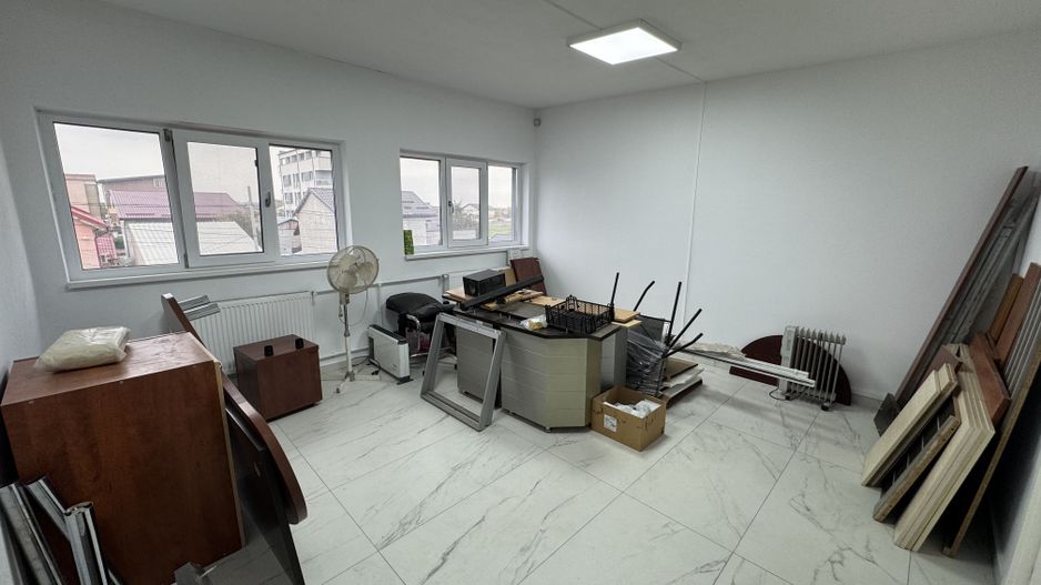 Spatii birouri de inchiriat renovate moderne L329 - Poză 18