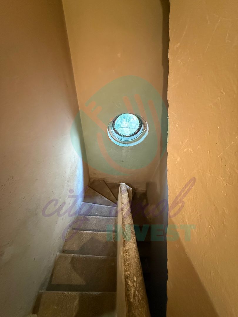 Proprietate rara pe o strada boema - Poză 14