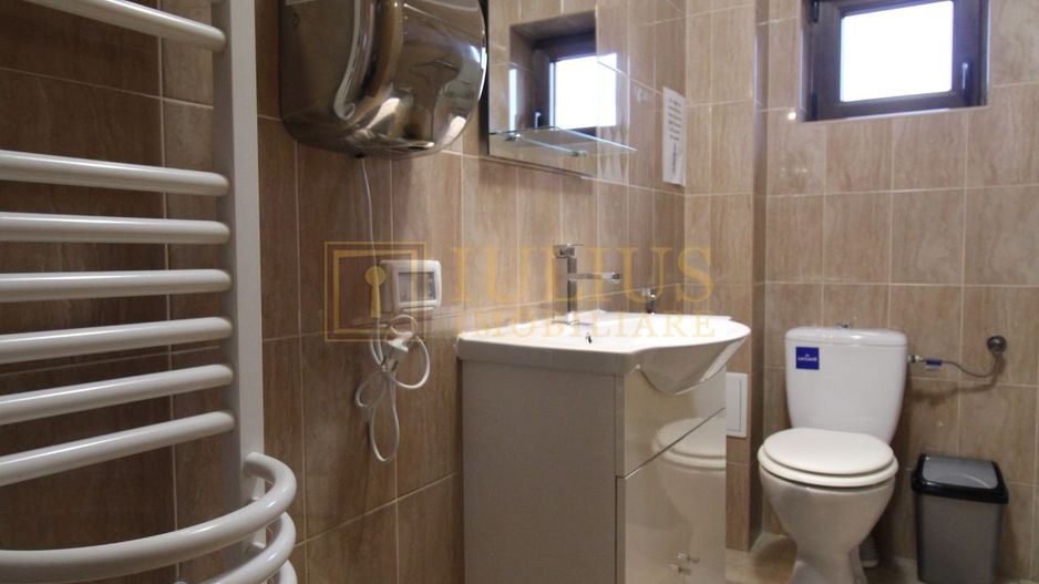 8 incaperi, 2 bai, centrala proprie, 3 locuri de parcare; Lipovei. - Poză 10