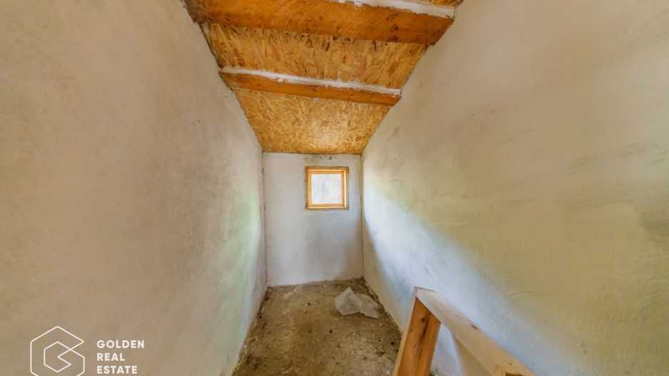 Vila superba, P+E,  Cuvin, 9 camere, 200 mp si teren 1300 mp plus anexa 3 camere - Poză 35