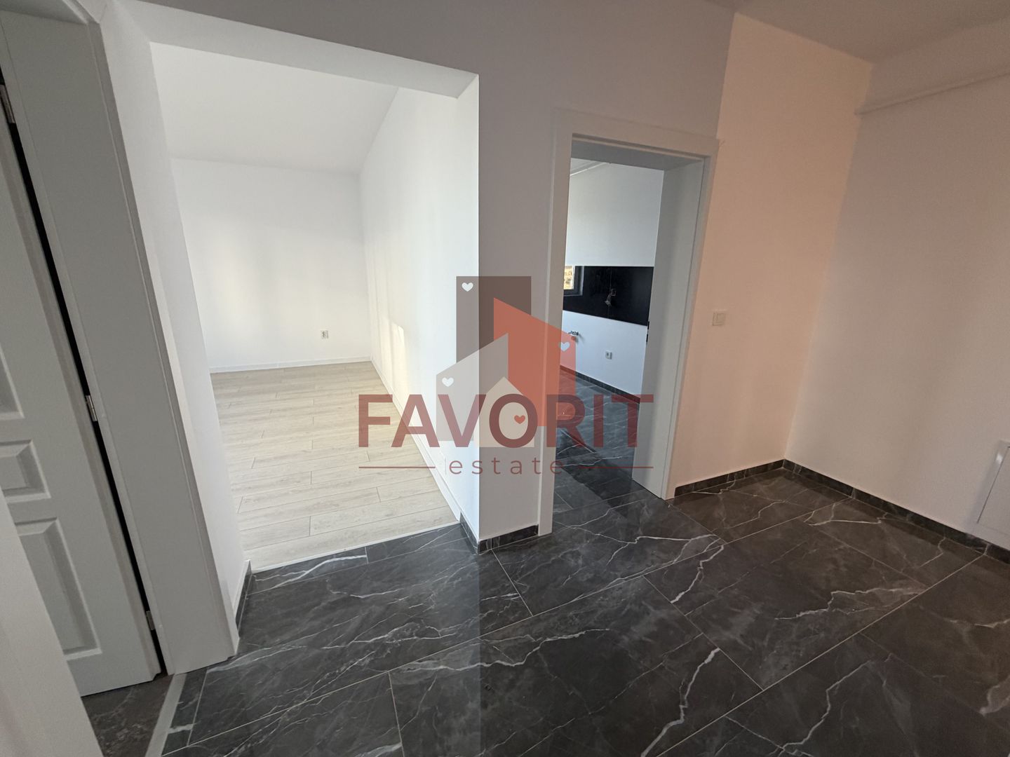 Disponibil imediat. Decomandat. TVA 21% inclus in pret - Poză 7