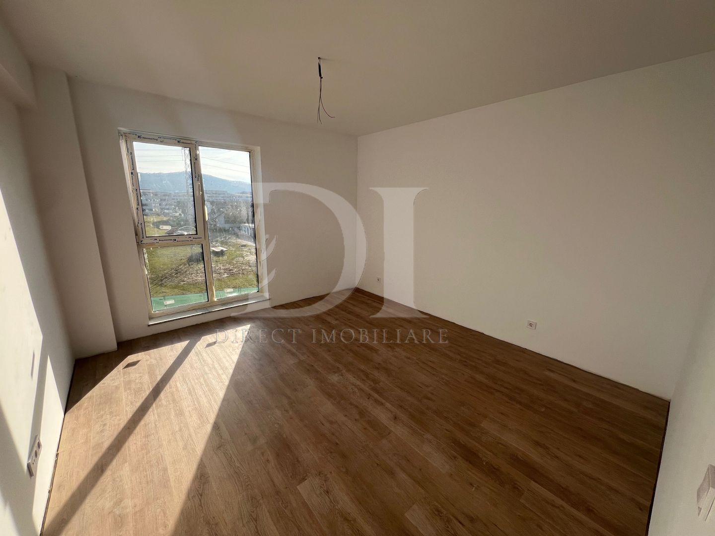 Apartament  2 camere /  Bloc Nou/ Zona Stadionului / Floresti - Poză 3
