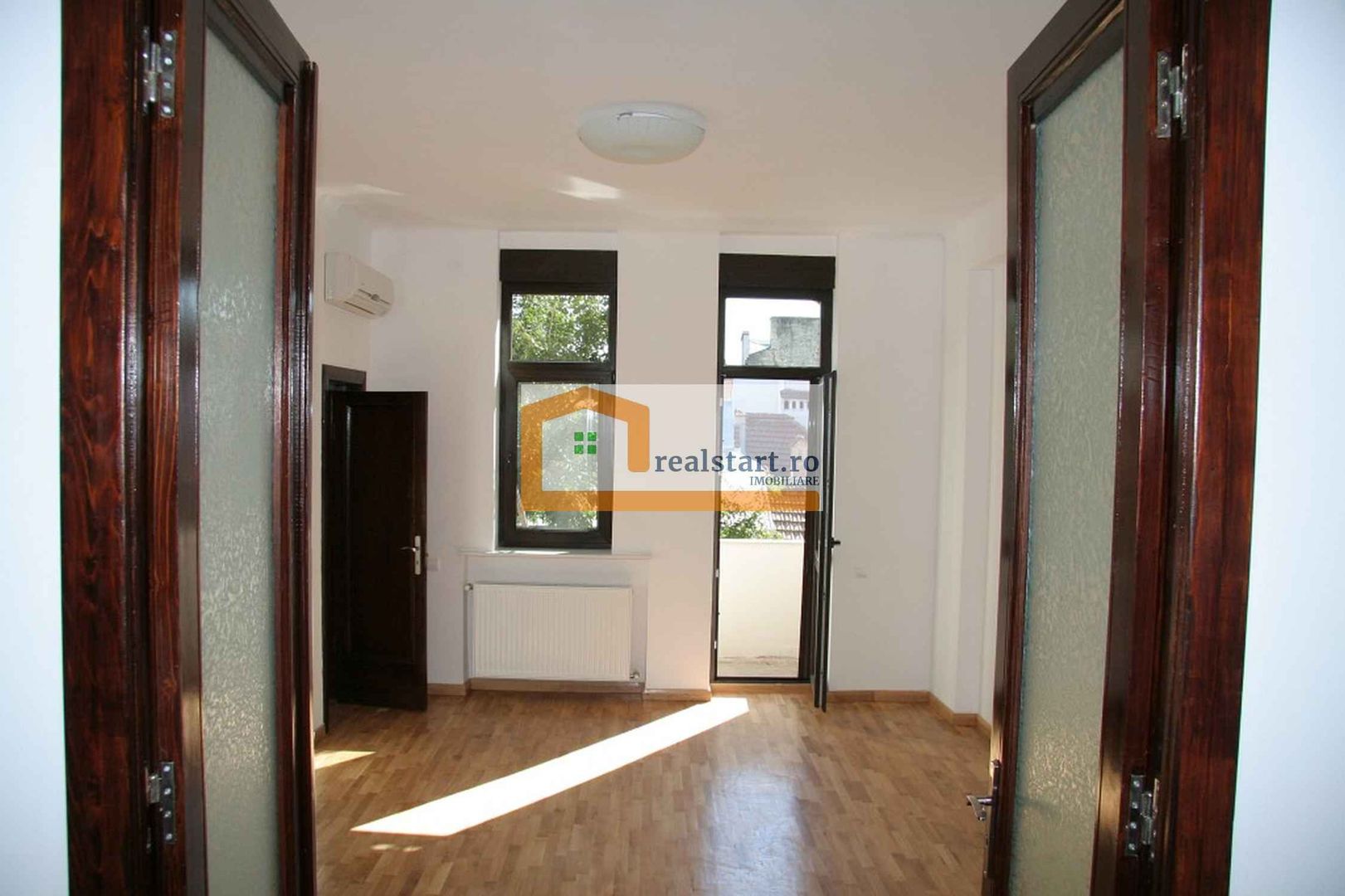 Polona - Pta Romana, Exclusivist, Metrou Romana la 600m distanta, boxa - Poză 10