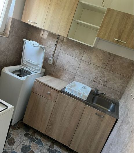 BRASADAS vinde ap 2 cam situat in Micro 14 etajul 2. - Poză 3