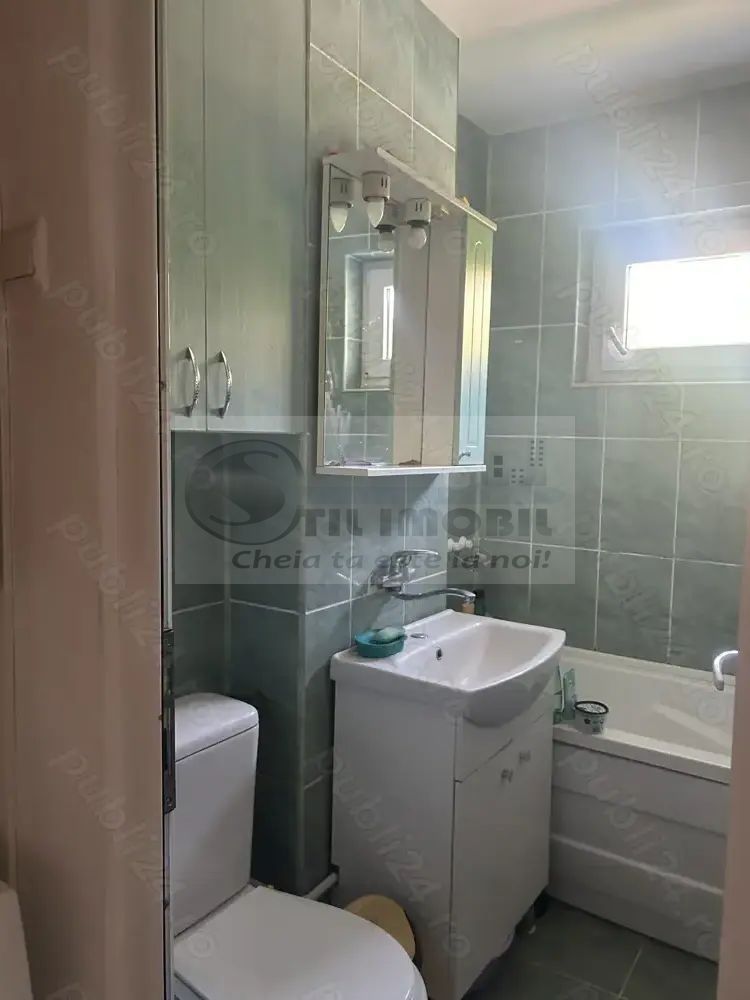 Ap cu 3 camere în Păcurari,izolat+geam la baie 108.000 euro negociabil - Poză 4