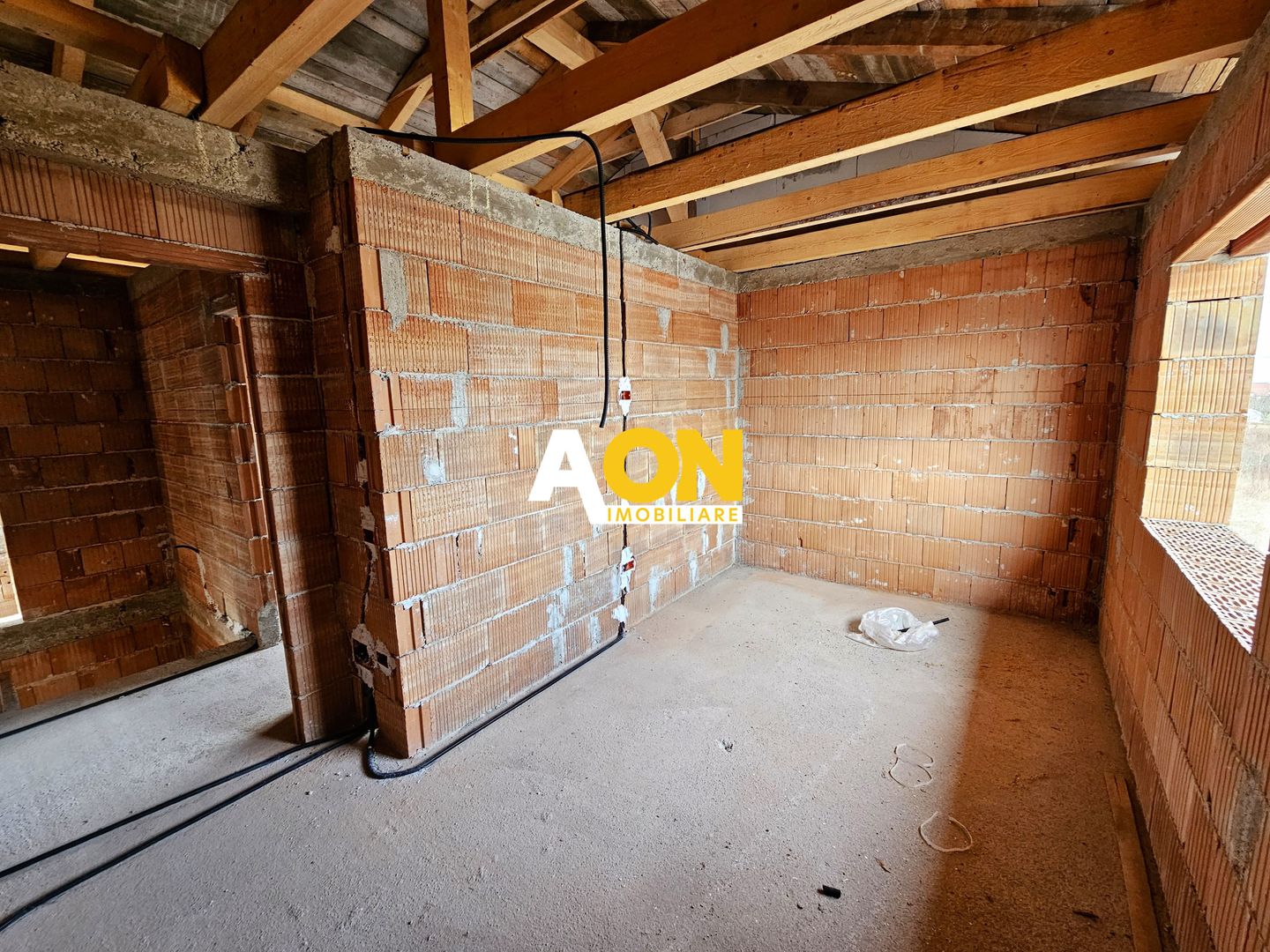 Casa la rosu, 4 camere, 3 bai, 339 mp teren, zona Valea Popii - Poză 15