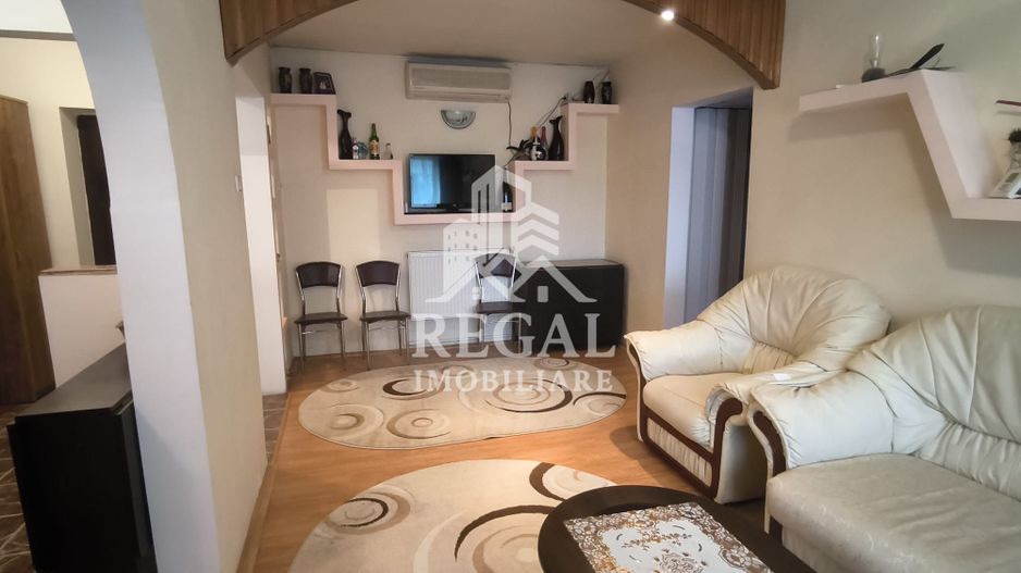 Apartament 3 camere de vânzare – Zona Micro 4 (lângă Supeco) - Poză 1