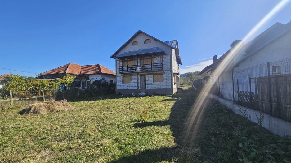 Casă P+1 la roșu, teren 2.600 mp – DN73, Mihaești - Poză 14