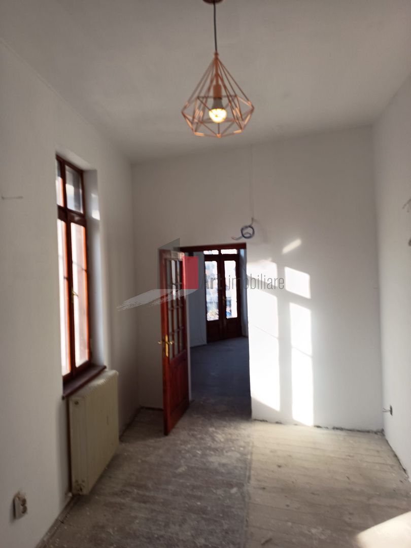 Vila  de inchiriat recent renovata - Poză 14