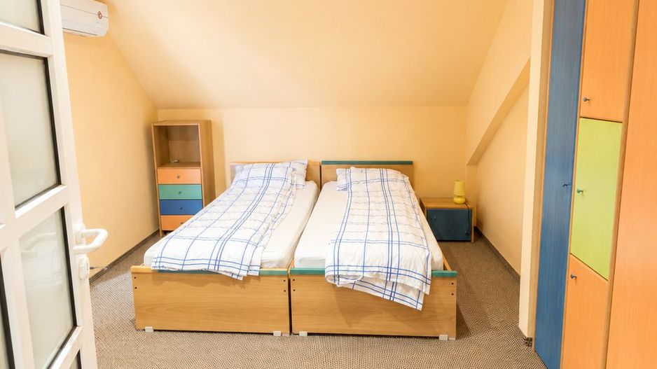 Vila Sanmartin -Zona Beverly Hills -8030mp teren - Poză 11