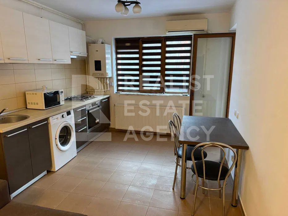 Vânzare, apartament 2 camere, zona Apărătorii Patriei - Poză 2