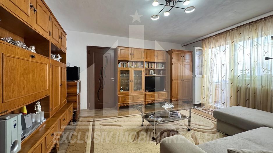 Apartament cu 2 camere de vanzare, Cetate - Poză 1
