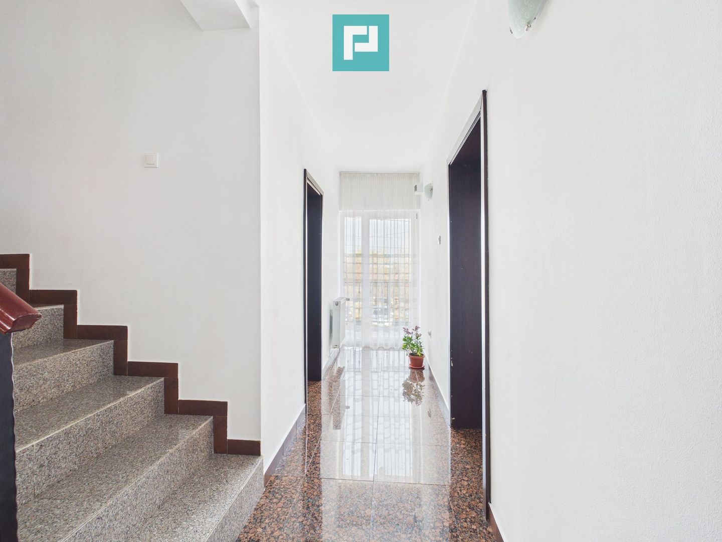 Casă individuală 8 camere - Dudeștii Noi - Poză 19