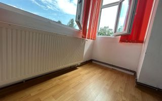De vanzare apartament 2 camere zona Judecatorie Onesti - Poză 3