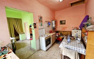 Casa veche, 5 camere, 287 mp teren, zona Prefectura. Necesita renovare - Poză 13