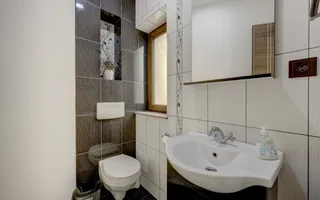 Vilă 342 mp cu piscină și 800 mp teren / 4 dormitoare / Pleașa - Poză 32