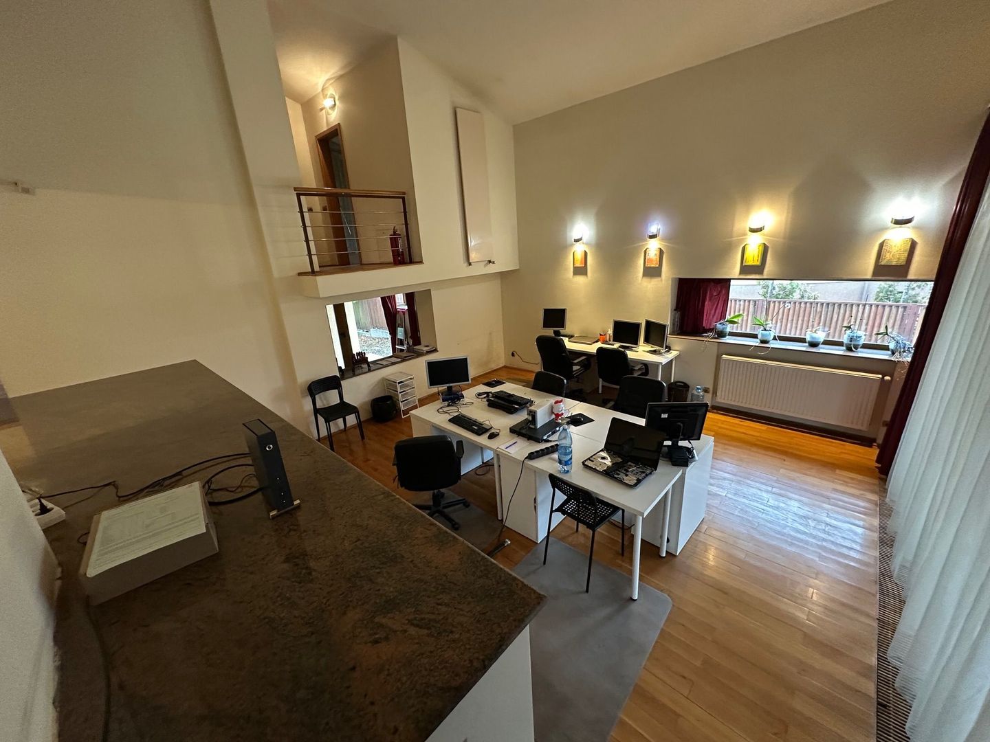 Casă / Vilă cu 6 camere în zona  Calea Aradului - Poză 2