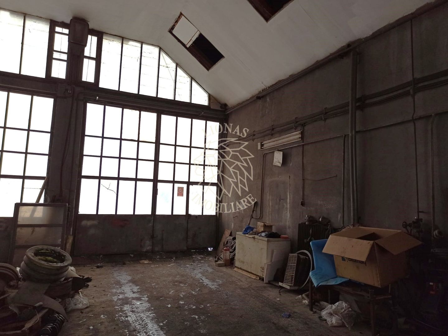 Hala industriala 250 mp+6 birouri-6 parcari-Zona Str. Libertatii - Poză 2