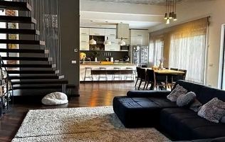 BRASADAS vinde casa RENOVATA 470mp in zona ULTRACENTRALA.