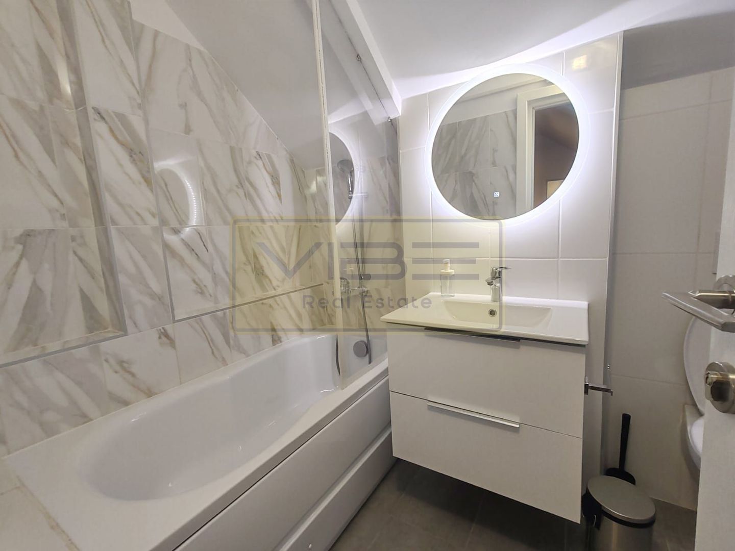 SUPERCENTRAL- PREMIUM APARTAMENT-12 MIN DE UMF /AL.I.CUZA - Poză 2