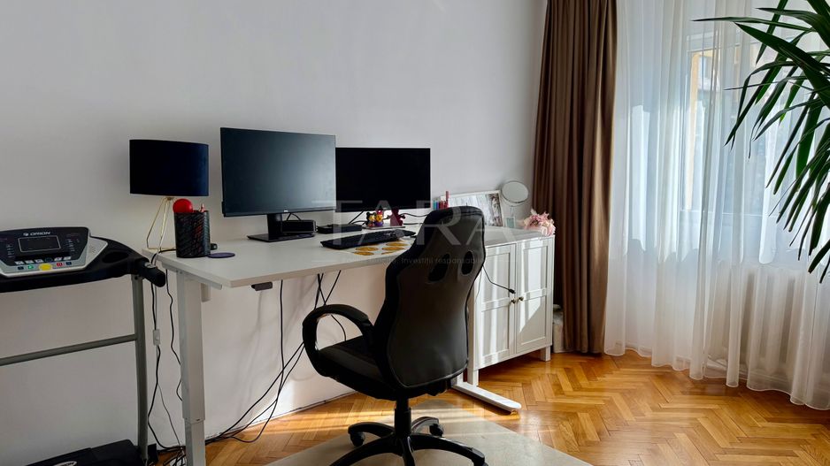 Vanzare apartament  decomandat zona Titulescu - Poză 2