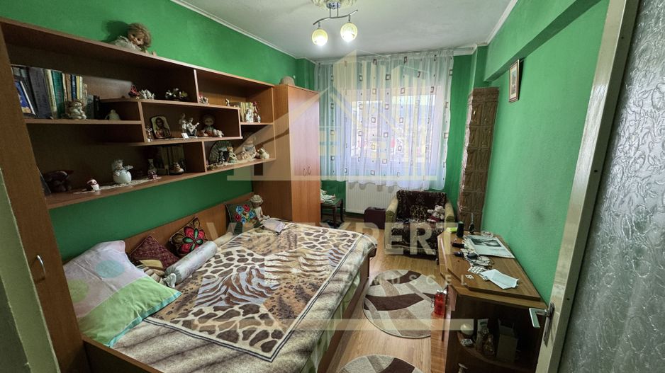 APARTAMENT 3 CAMERE CAMPULUNG, ETAJ 4, GRUI - Poză 2